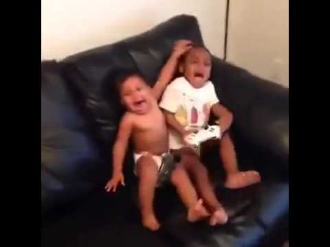 Pegadinha do susto no bebê! Baby prank! Best ever! Videos engraçados!