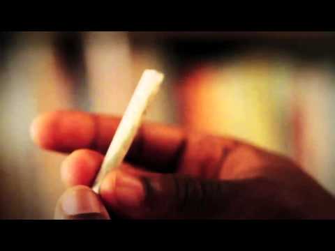 Smoking Weed | Rolling a Joint with Peter Cuffie | Smoke Weed