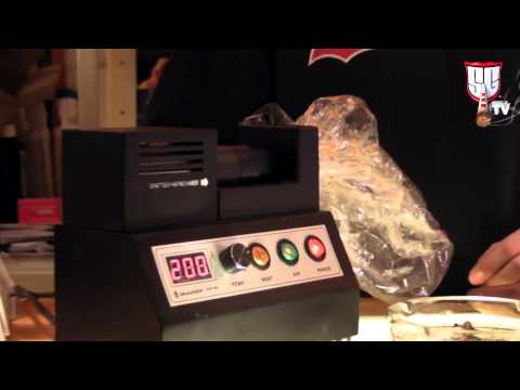 Vaporizing with the DragonVap at the Kiwi Seeds Shop Amsterdam   Smokers Guide Flashback Clip