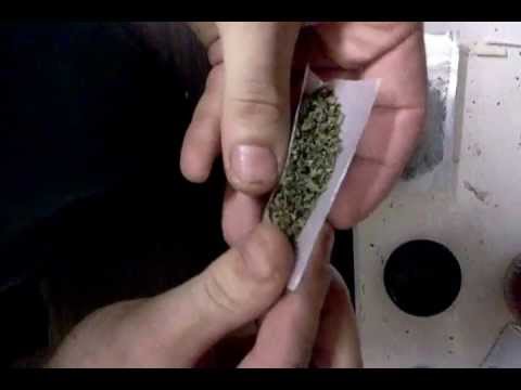 Roll a Joint in 1 minute. Swan Rice Papers!