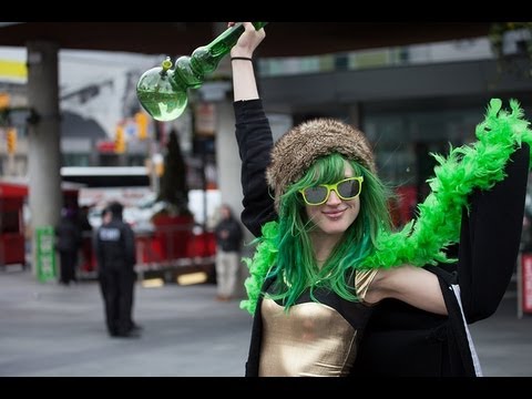 Mike Rita Killing it at Yonge and Dundas [420 Toronto 2013]